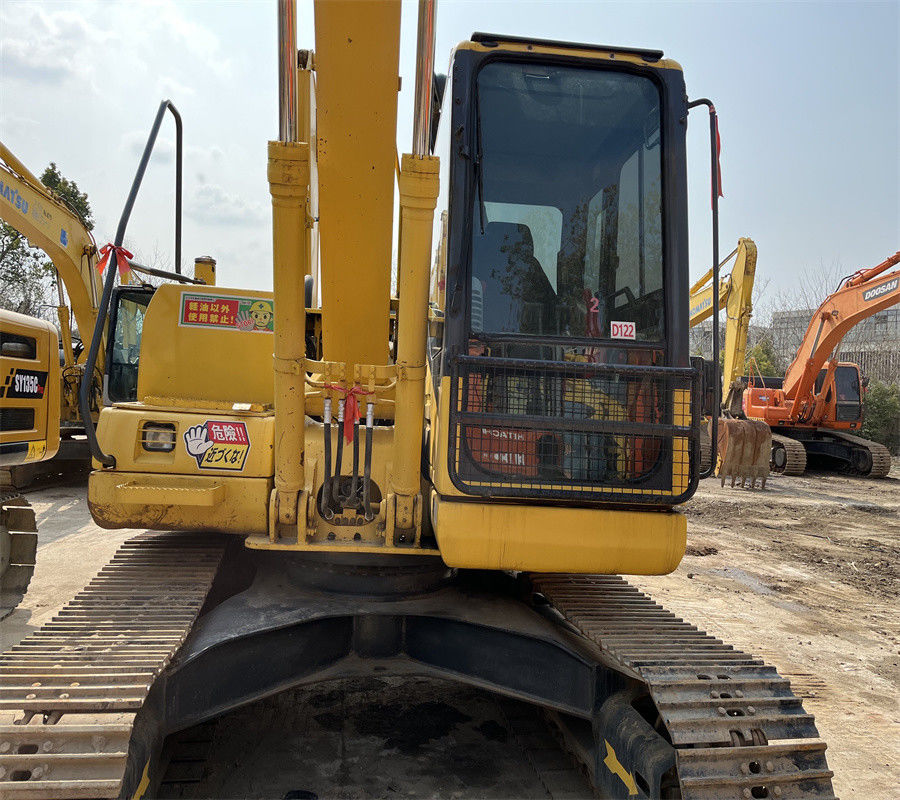 รถขุดตีนตะขาบขนาดเล็กไฮดรอลิคขนาด 13 ตัน Komatsu PC130-7 รถขุดตีนตะขาบ
