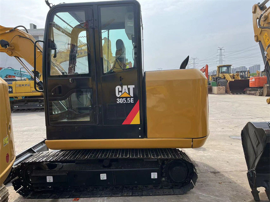 305.5E2 รถขุดตีนตะขาบ Caterpillar มือสอง 5.5 ตันรถขุดตีนตะขาบไฮดรอลิกขนาดเล็ก