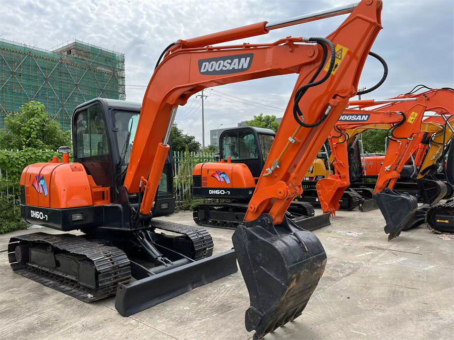 อุปกรณ์ขุดขนาดเล็ก Doosan DH60 Mini Crawler Digger เกาหลีแบรนด์ 6ton
