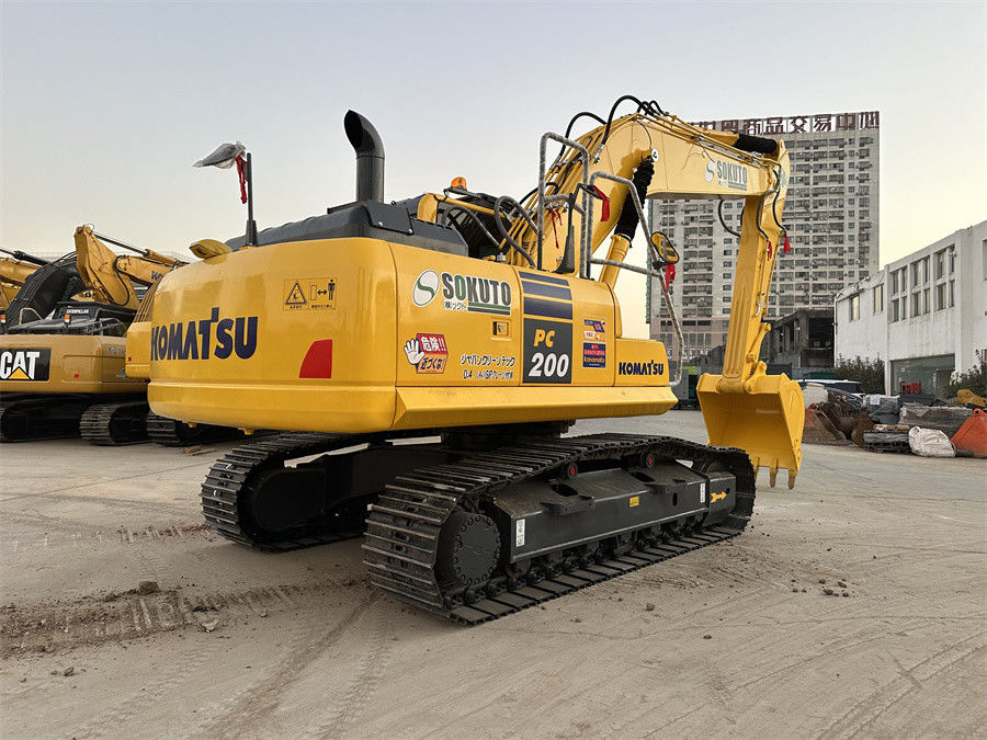 90% เครื่องขับขี่มือสองใหม่ ประเภท Komatsu PC200 ประเทศญี่ปุ่น ผลิตผลงานดีเยี่ยม ใช้งานน้อย