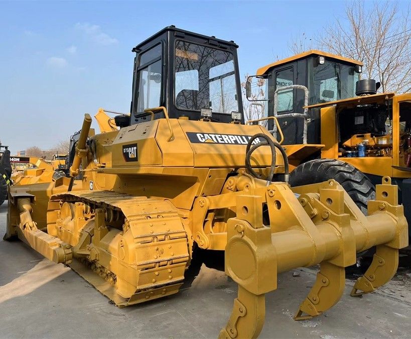 ใช้ CAT Caterpillar D7G Crawler Tractor บูลโดเจอร์ สภาพดี พร้อมใบมีดและเครื่องฉีก
