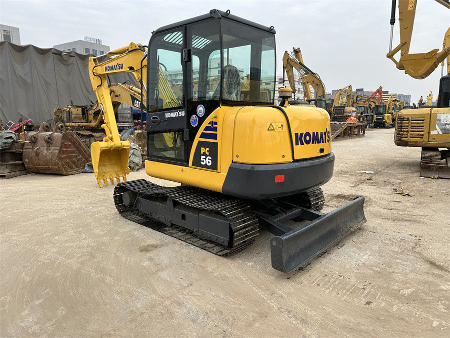 เครื่องขุดไฮดรอลิกขนาดเล็กของญี่ปุ่น Komatsu PC56 ขนาดเล็ก น้ําหนัก 5 ตัน