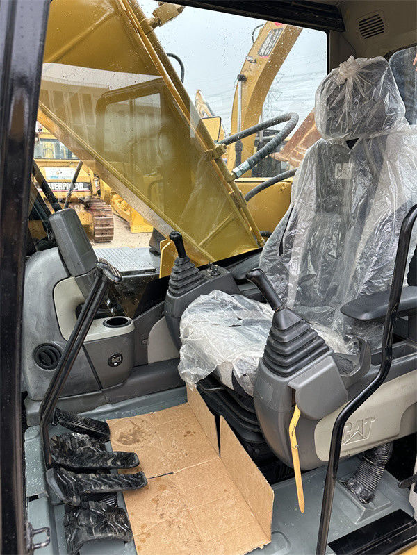 เครื่องขุดขยะ Caterpillar 320D2 สําหรับความต้องการในการก่อสร้างของคุณ