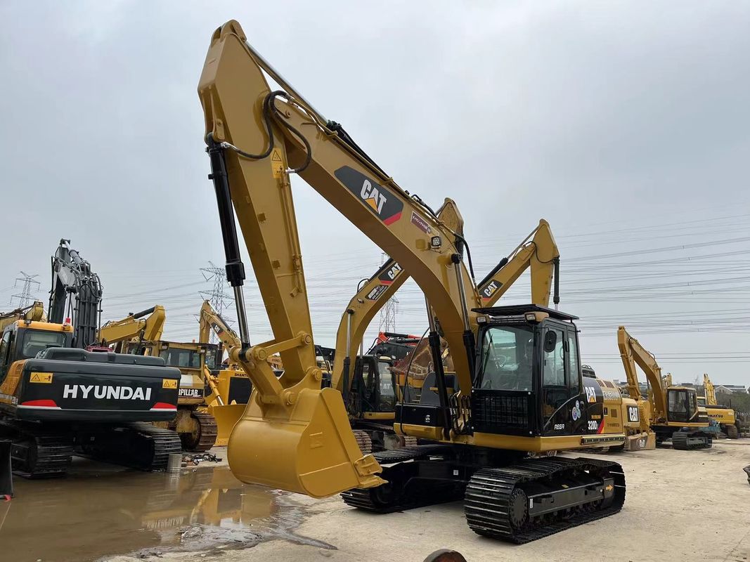 500-2000 ชั่วโมง ใช้ Caterpillar 320D2 Excavator ไม่มีการรั่วน้ํามัน
