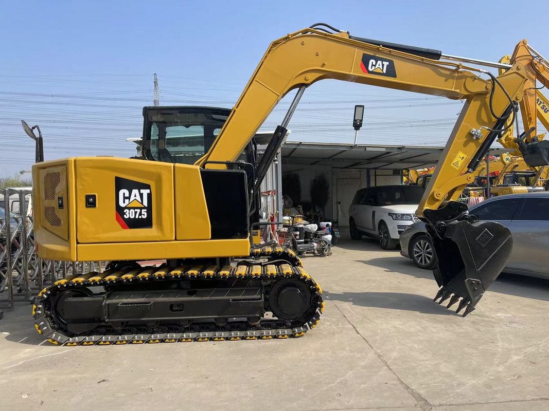 ใช้ Caterpillar 307.5 Excavator 0.33 M3 ความจุของถัง สําหรับโครงการก่อสร้าง