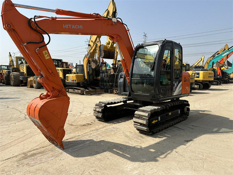 เครื่องขุดแร่ขนาดเล็กมือสองฮิตาชิ ZX70 พร้อมถนนยาง เครื่องขุดเหมืองแร่ขนาด 7 ตัน