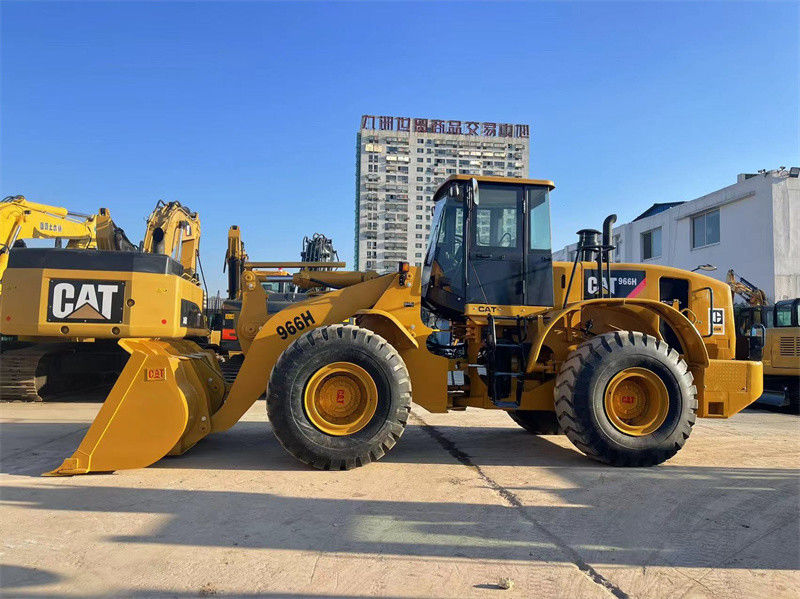 เครื่องบรรทุกล้อ CAT 966H มือสอง เครื่องบรรทุกด้านหน้า CAT 966 ที่มีเครื่องยนต์ดีเซลแรง