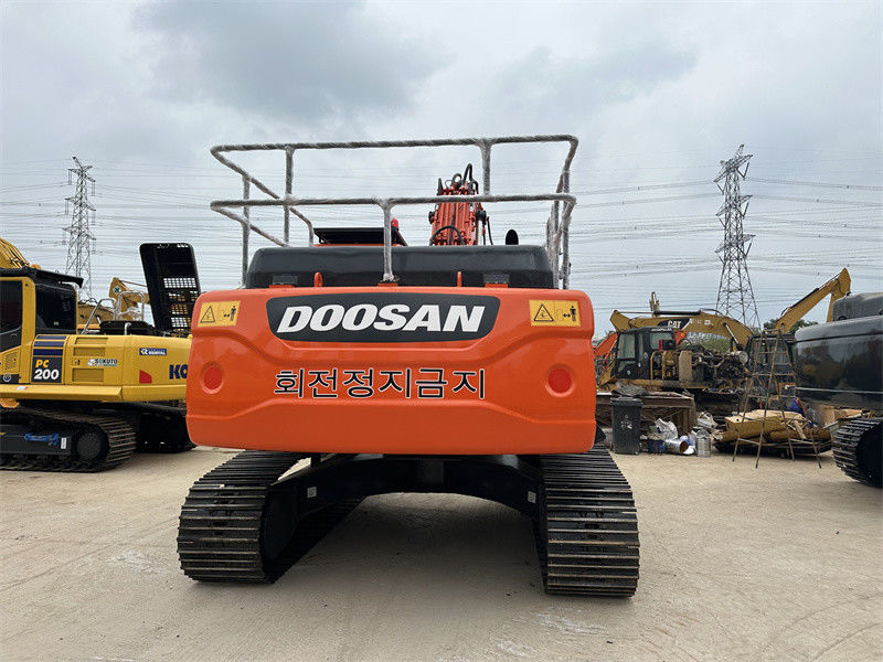พลังเครื่องยนต์ 180 KW Doosan DX260 เครื่องขุดที่ใช้แล้ว ขนาด 1.2 M3