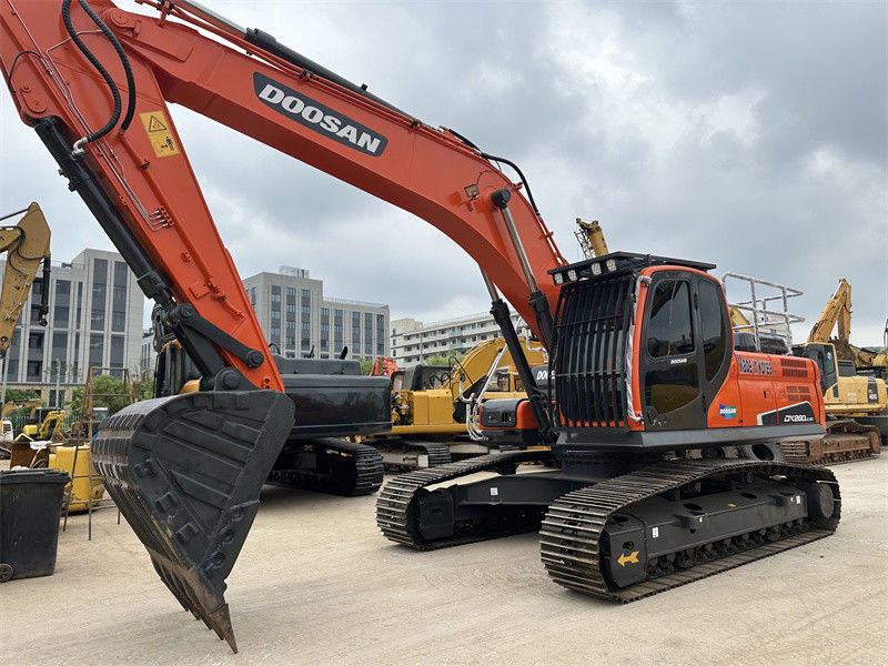 พลังเครื่องยนต์ 180 KW Doosan DX260 เครื่องขุดที่ใช้แล้ว ขนาด 1.2 M3