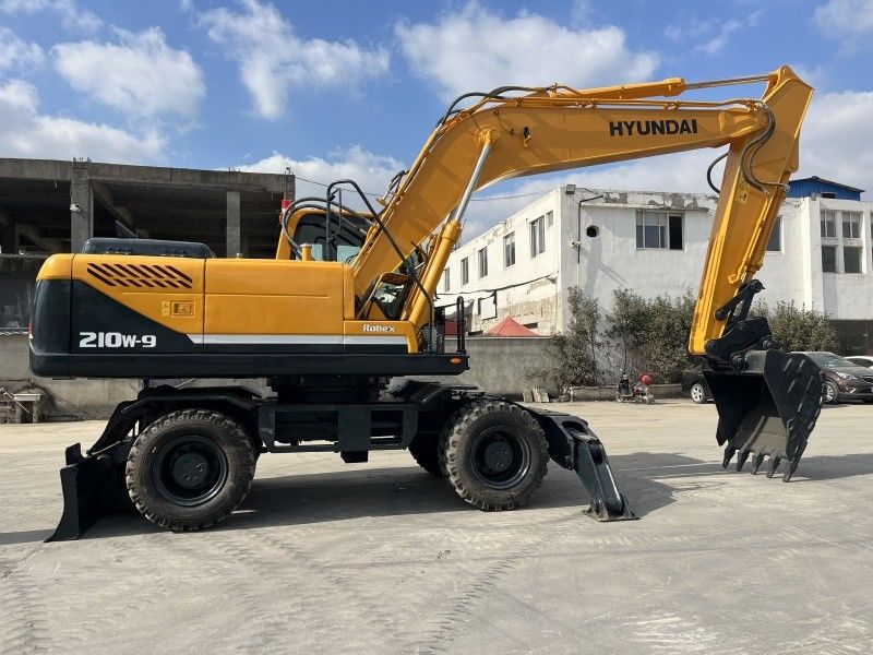 เครื่องขุดล้อ Hyundai 210w-9 มือสอง 21 ตัน เครื่องขุดขนาดกลางมือสอง