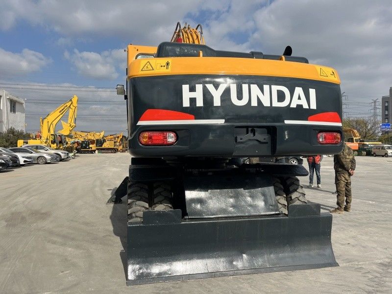 เครื่องขุดล้อ Hyundai 210w-9 มือสอง 21 ตัน เครื่องขุดขนาดกลางมือสอง