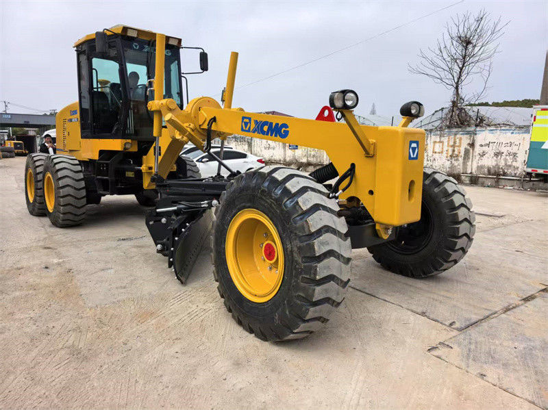 ใช้ XCMG GR2153 มอเตอร์เกรดเกอร์ จีน แบรนด์ XCMG เกรดเกอร์ อุปกรณ์ก่อสร้าง