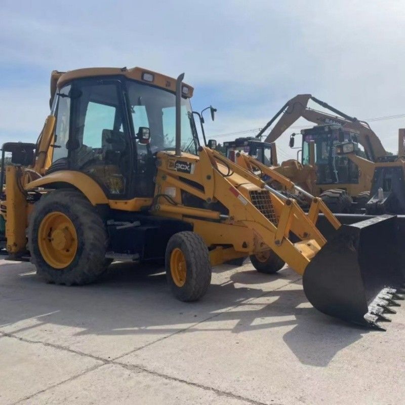 สีเดิม JCB 3CX Backhoe Loader 4 ล้อขับเคลื่อนสําหรับการขุดและการบรรทุก