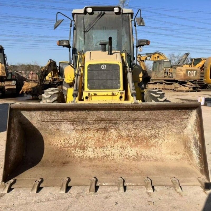 สีเดิม New Holland Loader Backhoe LB85 เครื่องดึงอุตสาหกรรม