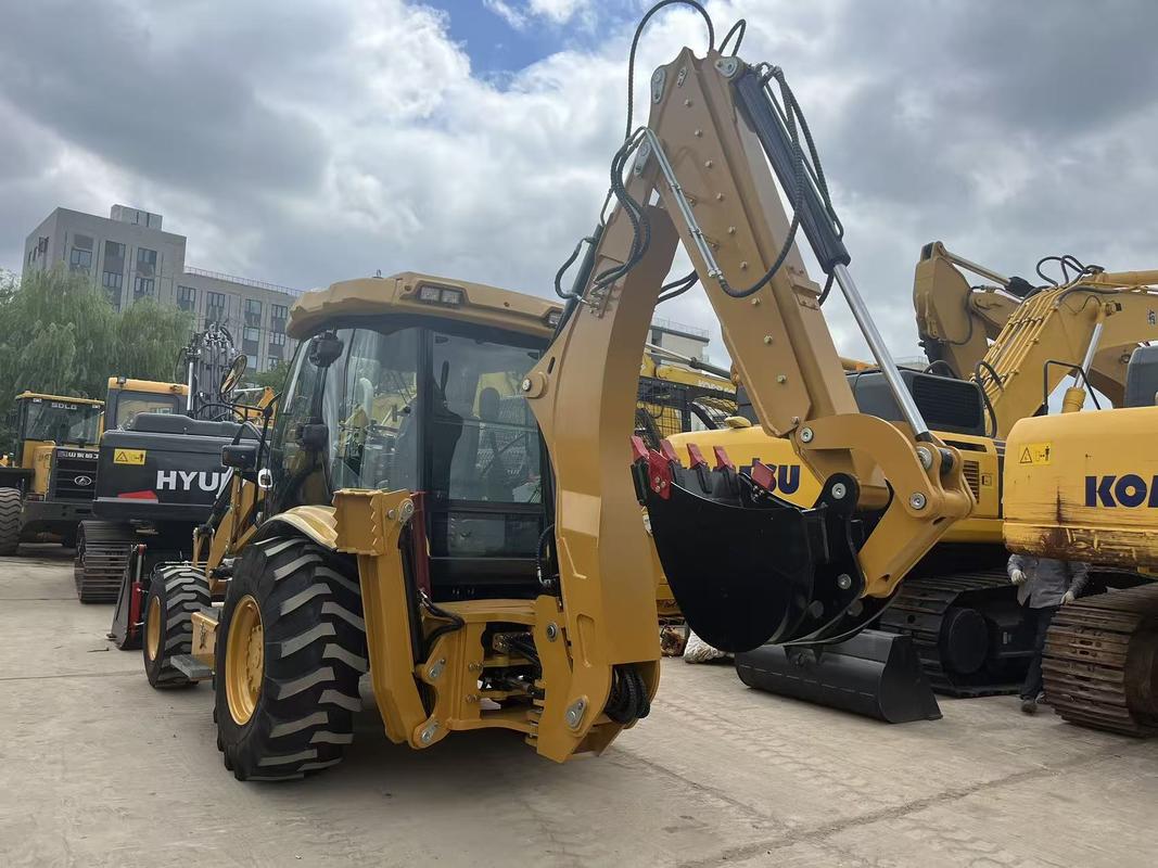 รถขุดตักหน้าขุดหลัง Caterpillar 420F ใหม่เอี่ยม พร้อมถังตักเปิดได้และบูมยืดได้