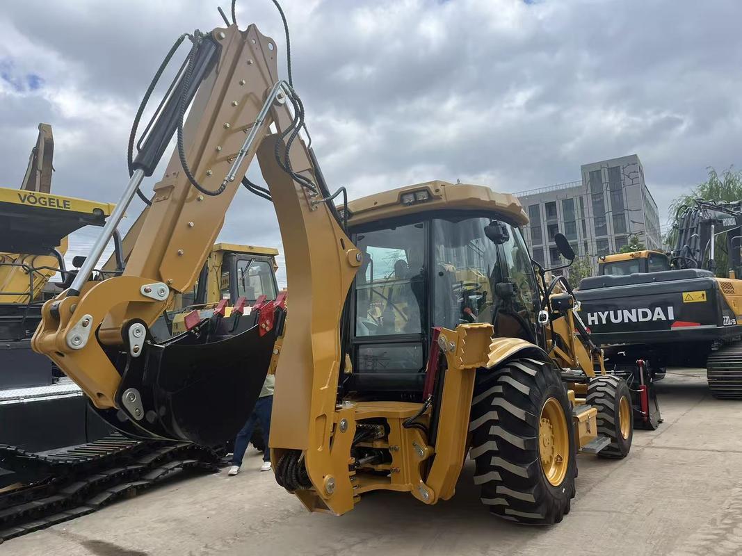 รถขุดตักหน้าขุดหลัง Caterpillar 420F ใหม่เอี่ยม พร้อมถังตักเปิดได้และบูมยืดได้