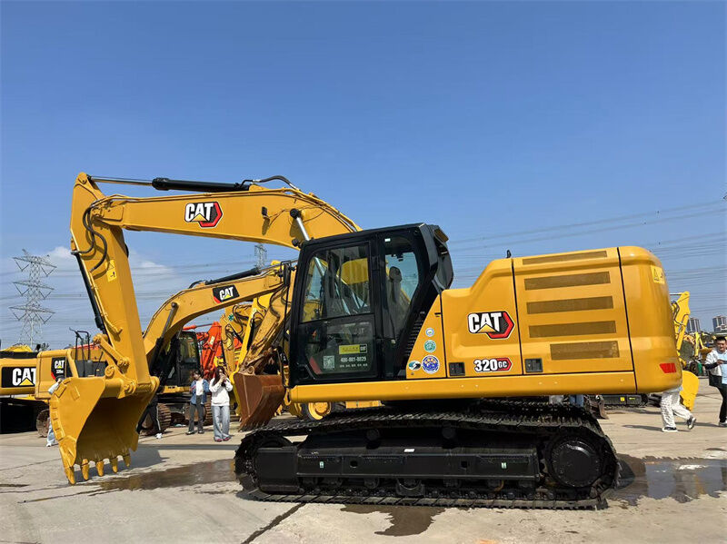 ใช้ Caterpillar Excavator รุ่น 320GC ออกแบบเพื่อให้บริการการบริโภคเชื้อเพลิงที่ต่ํากว่าและอายุการใช้งานที่ยาวนานสําหรับการดําเนินงานโครงการ