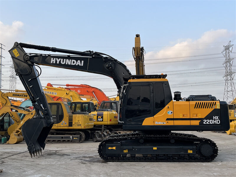 รุ่นใหม่ Hyundai HX220HD Excavator มือสอง 22 ตัน Hyundai 220 Crawler Digger